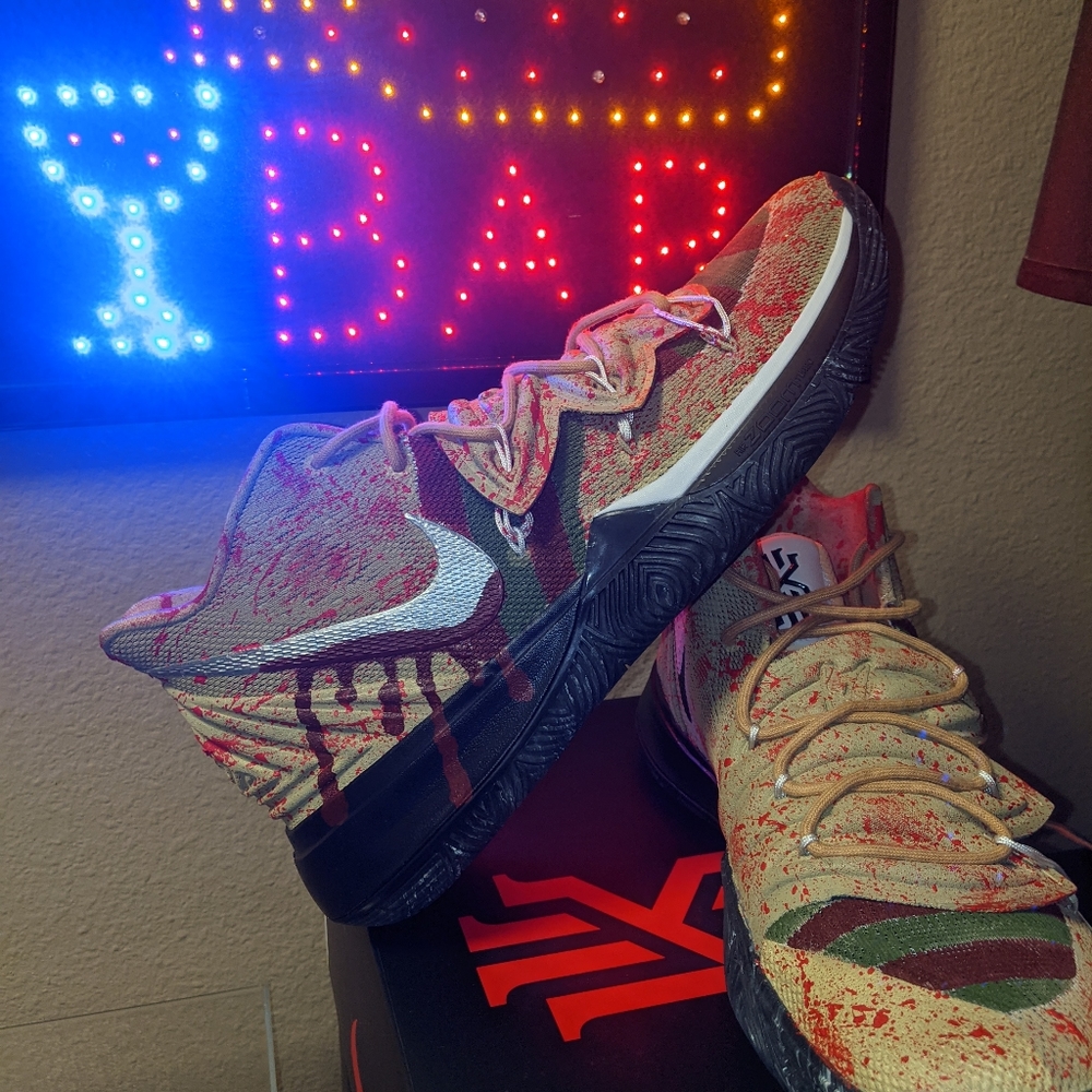 Kyrie 5 Freddy's Back DS - Picture 7 of 9